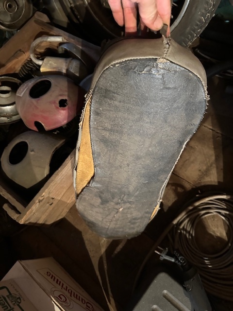 Sedadlo Jawa, ČZ - 4