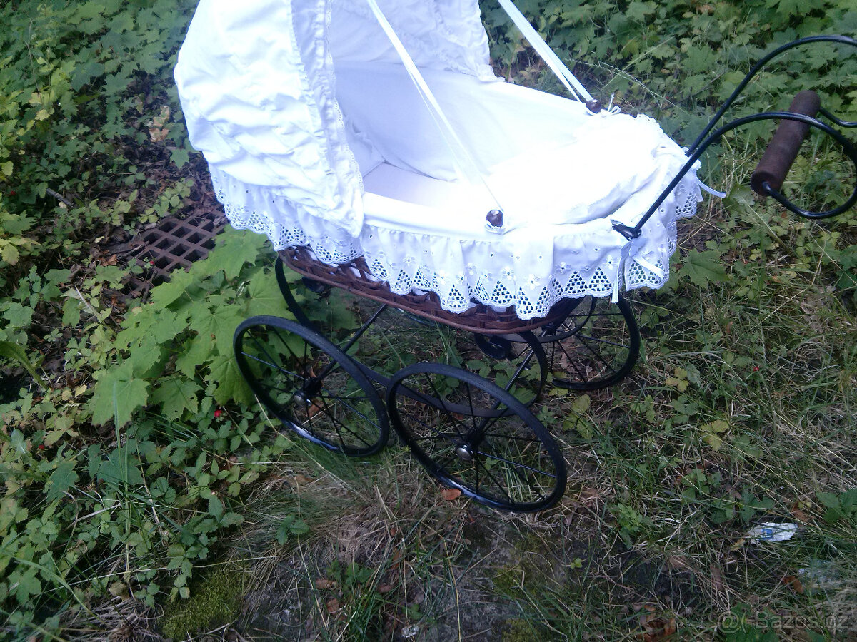 PROUTĚNY KOČAREK S MADEIR. KRAJKOU+ PANENKA ARIES NATAL 33cm - 4