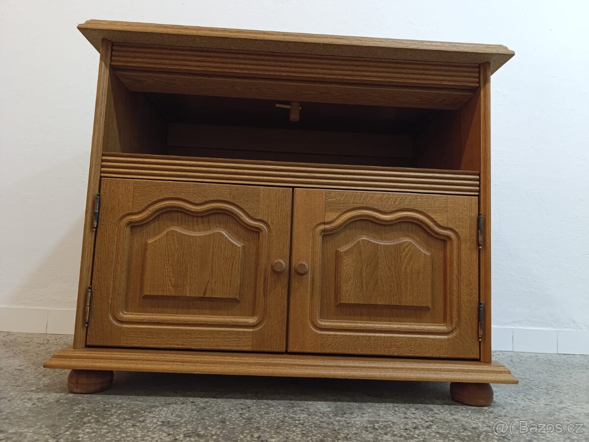 Rustikální komoda z masívu, Nábytek s 6 - 4