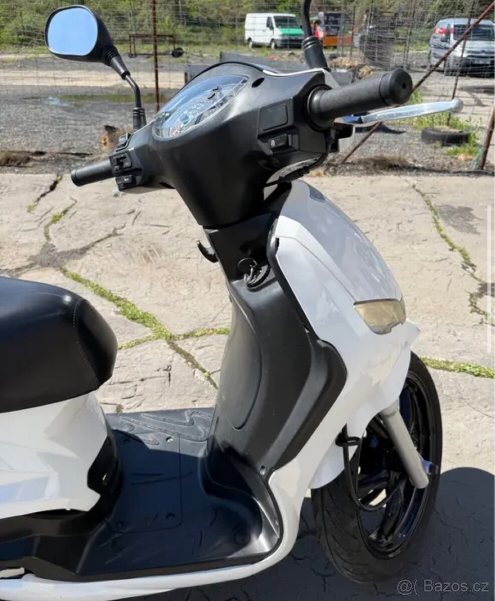 Peugeot Tweet 125 r. 2014 - 4