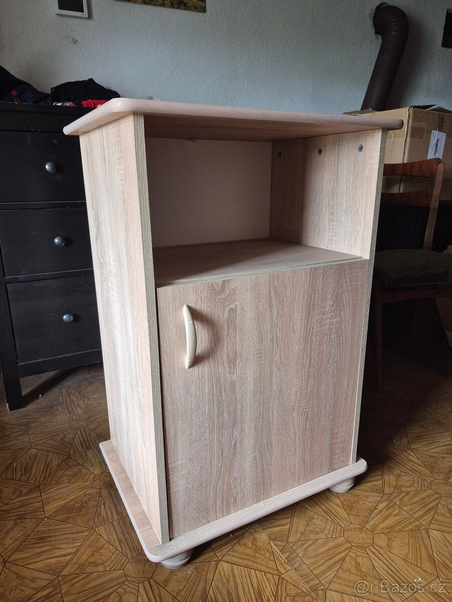 Skříňka a přebalovací pult - 4