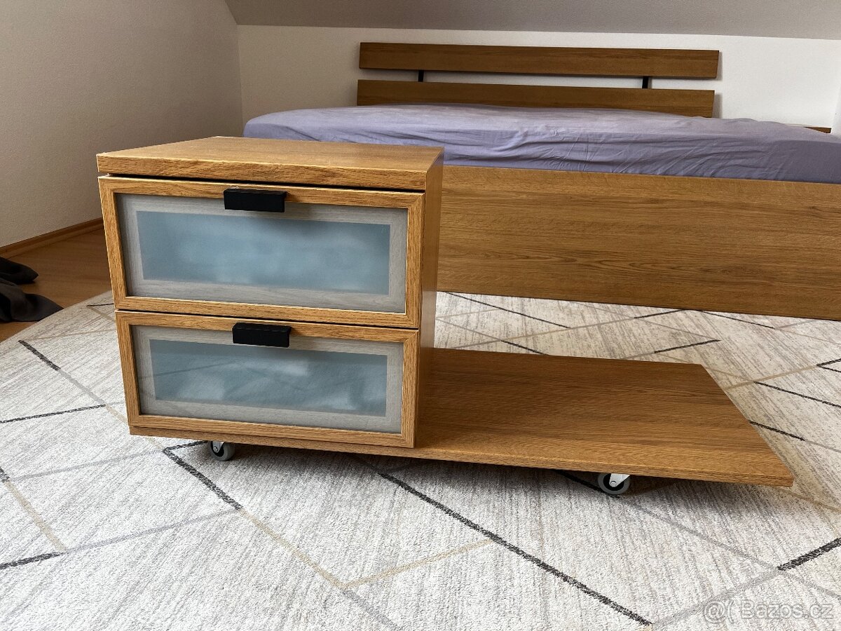 Dřevěná postel IKEA - 4