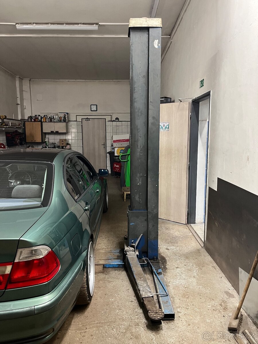 Dvousloupový zvedák Ravaglioli italské výroby 3,2 t - 4