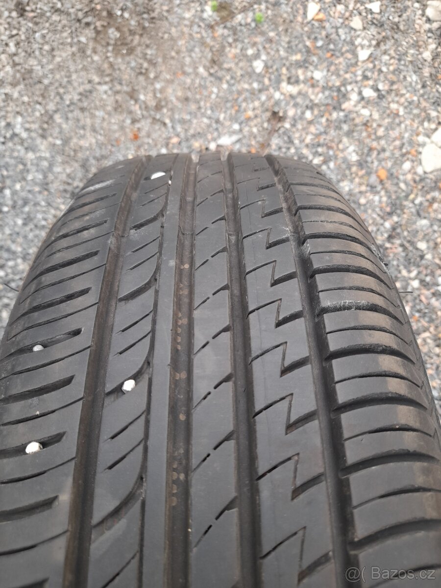 4x 15" obutá letní kola na Hyundai nebo Kia. - 4