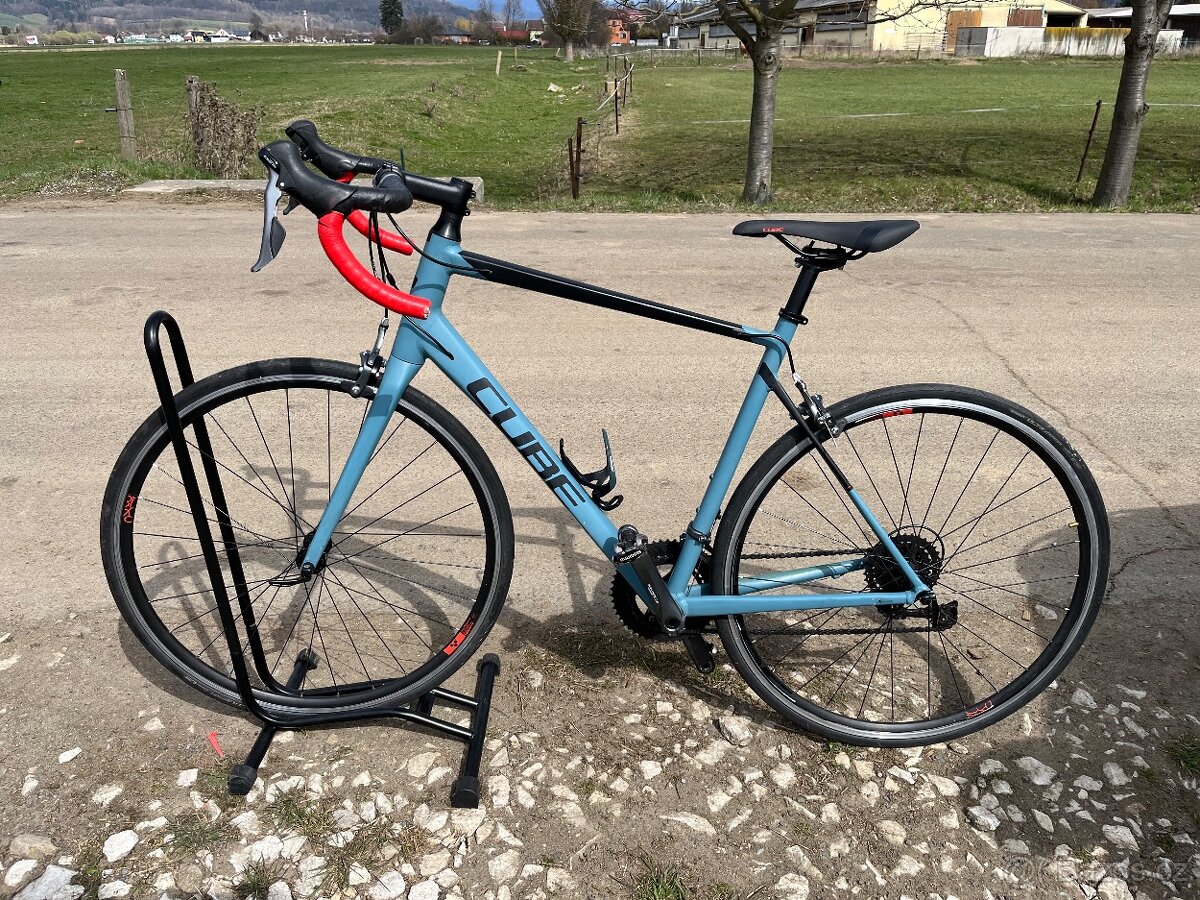 Silniční kolo Cube - 4