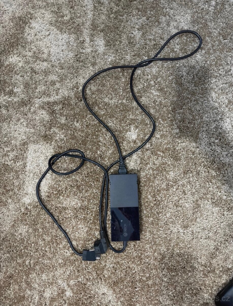 Xbox one 365gb + xbox ovladač - 4