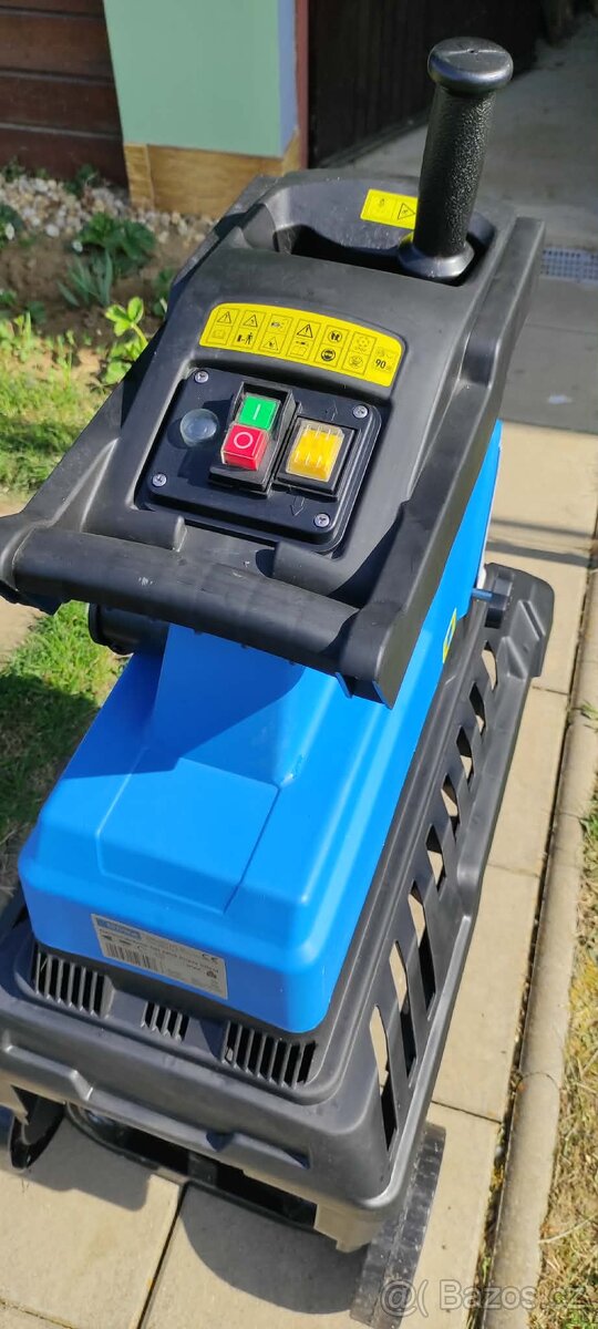 Štěpkovač větví - 4