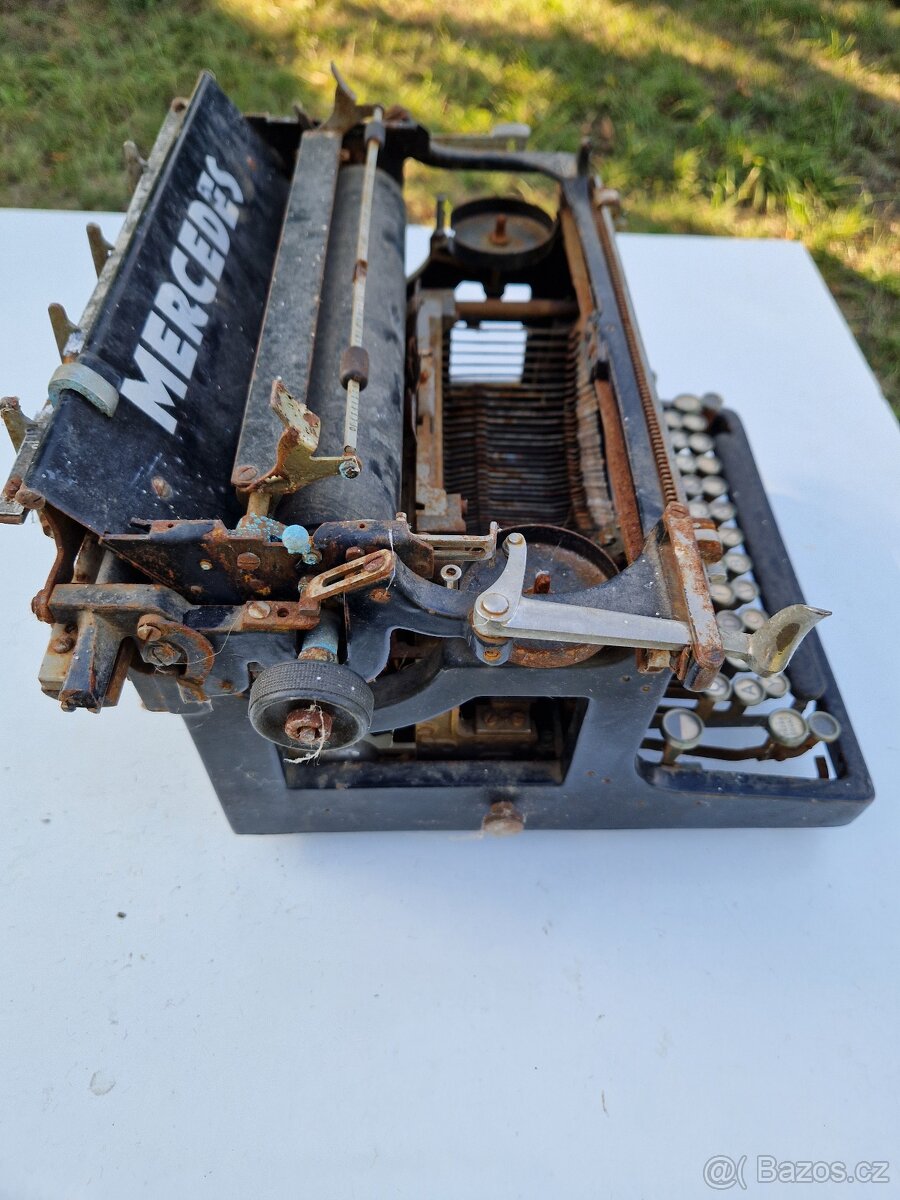 Psací stroj Mercedes - 4