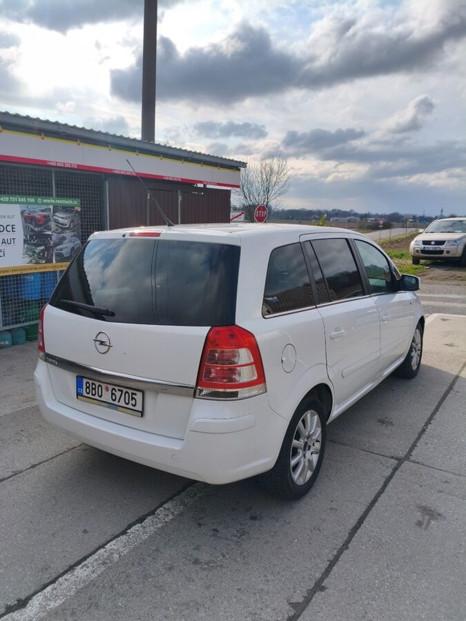 Opel Zafira 1.8 16V 103kw 7MÍST - 4