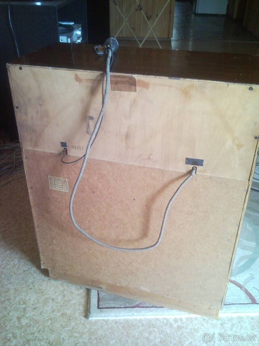 STAROŽITNÝ SKŘÍŇKOVÝ GRAMOFON SUPRAPHON S17 - 4