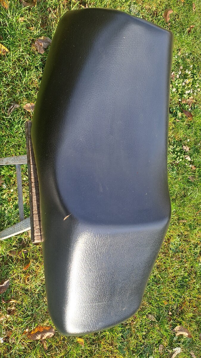 Sedlo Yahamaha fzs 600 - 4