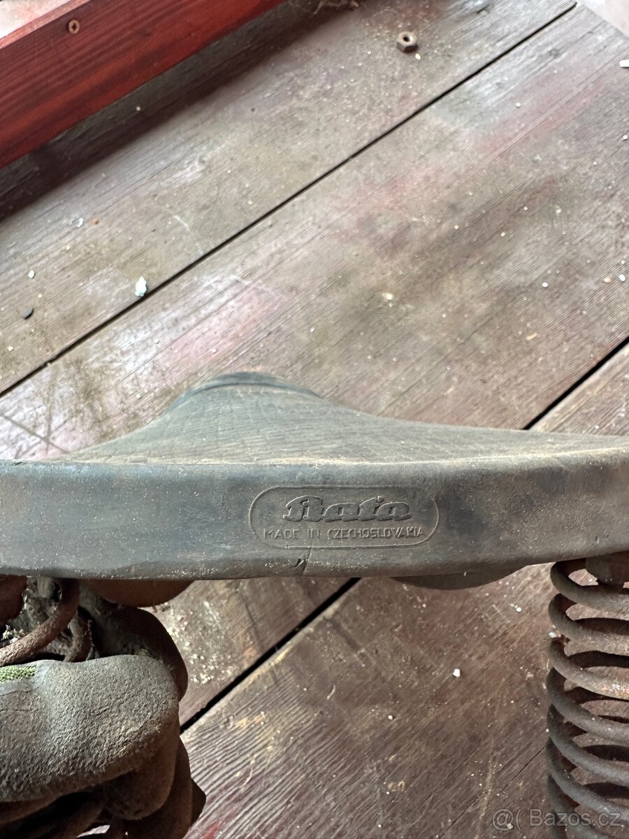 Čz 125T - sedlo - 4