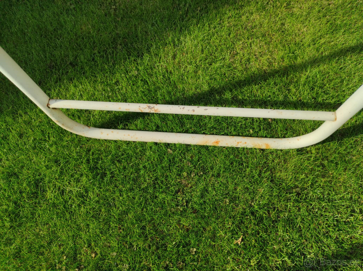 Podnož stolku, funkcionalismus - 4