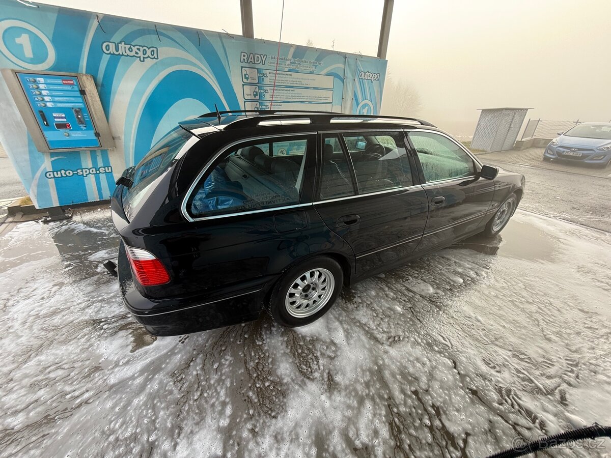 BMW 525i touring - 4