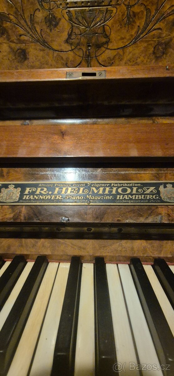 Prodám starožitné pianino, dýhované (ořech/koř - 4