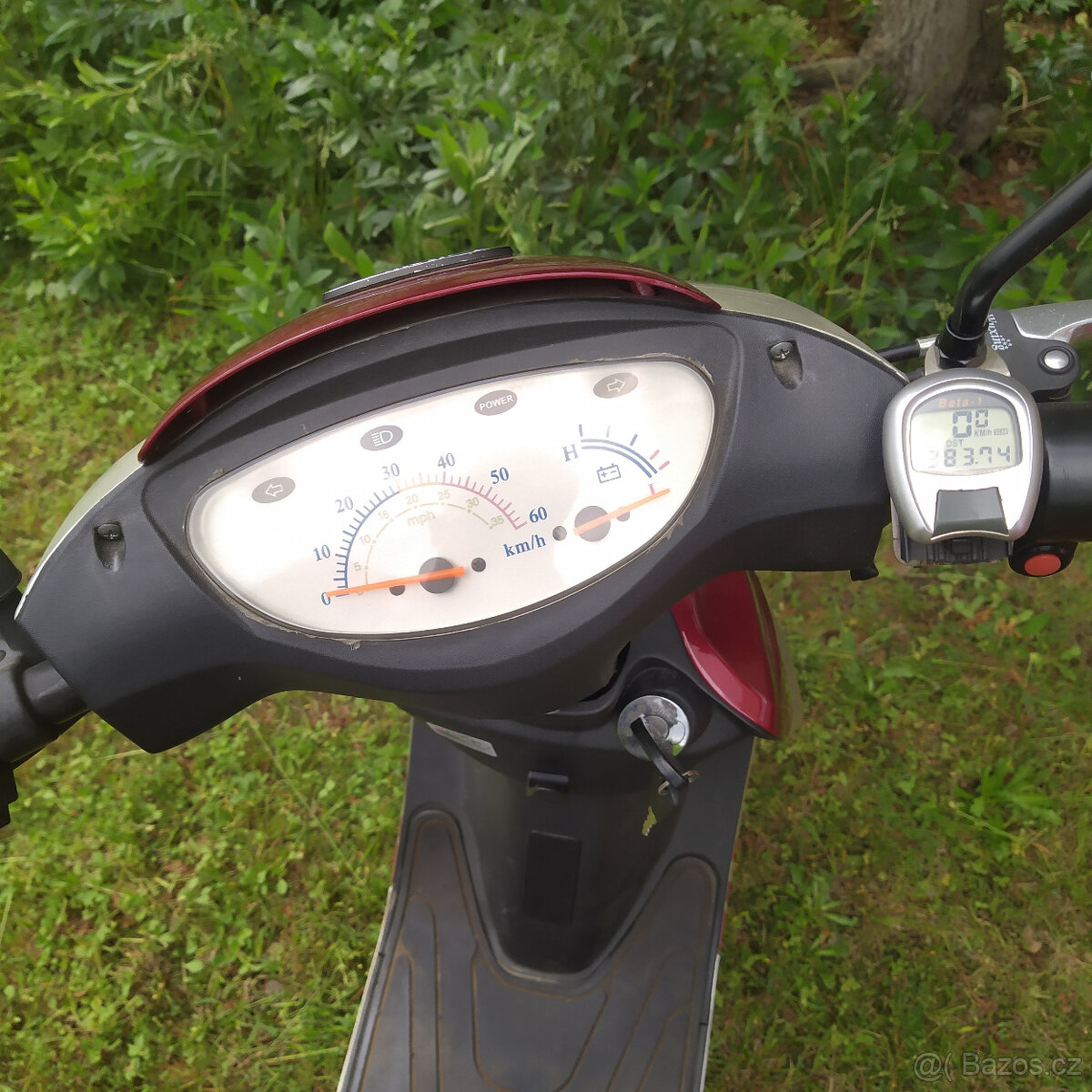 Prodám pěkný elektroskutr - 4