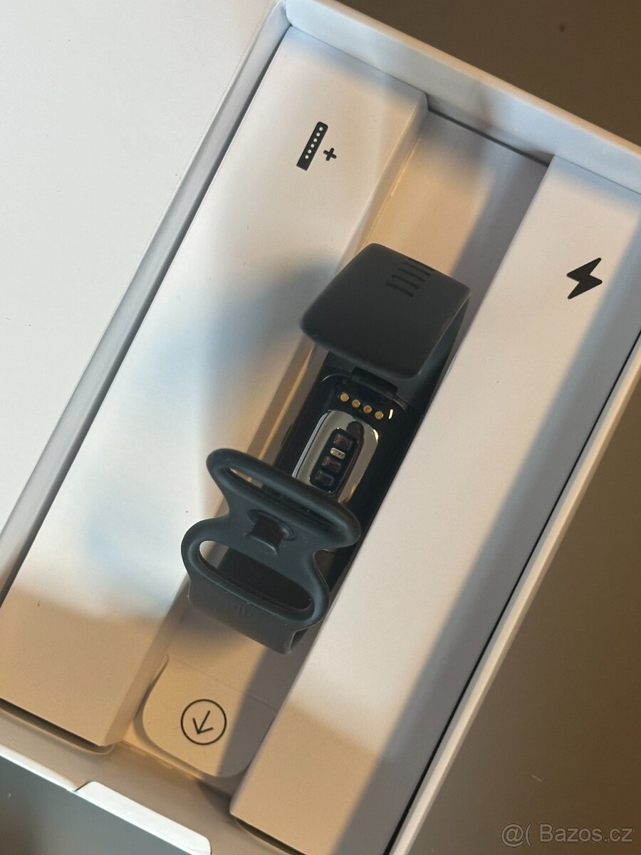 Chytrý náramek Fitbit Charge 6 černý, PC 3500,- 5 - 4