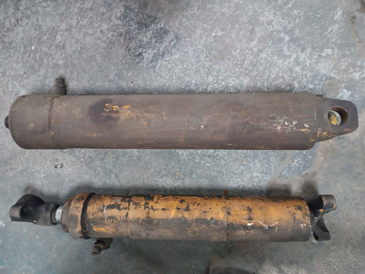 Nakladač Fortschritt T 174 - 4