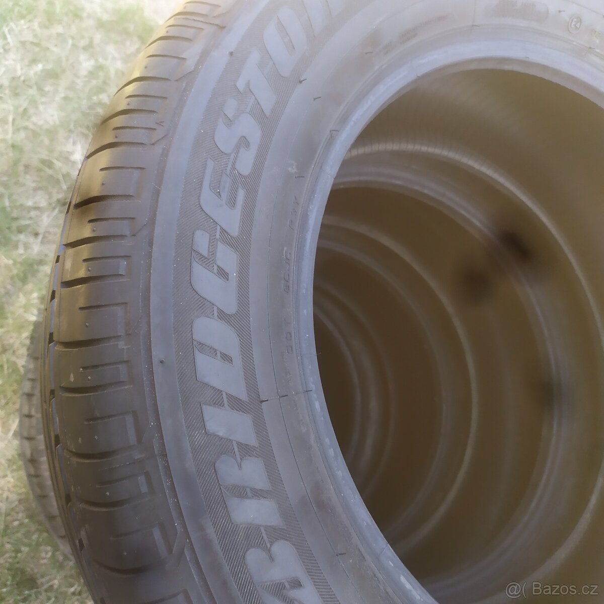 255/60/18 Bridgestone - 4