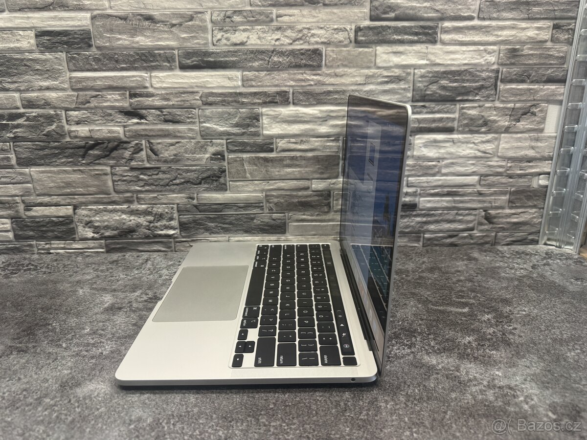 MacBook Pro 13" 2020 M1 / 16GB / 500GB - 4