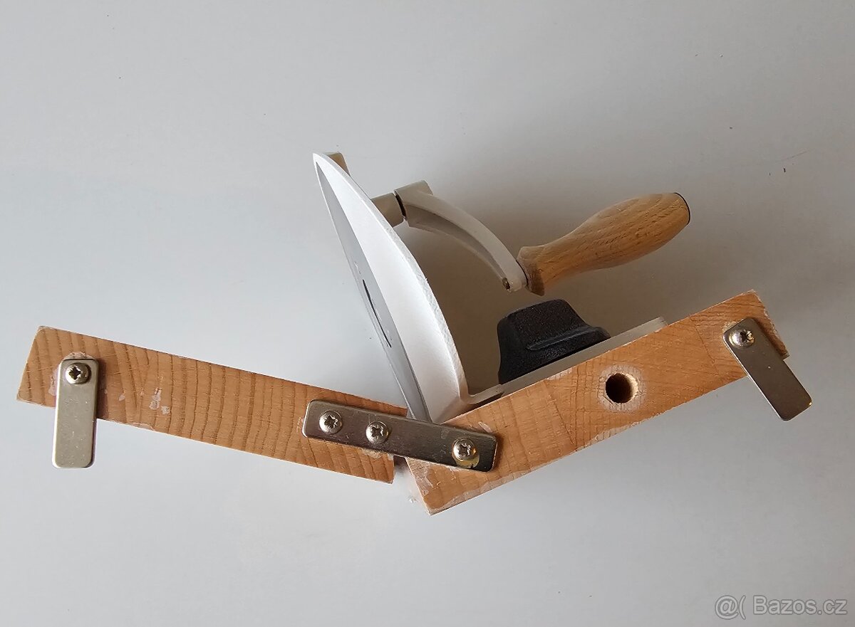 Ruční kráječ na chleba - 4