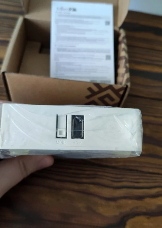 MikroTik RouterBOARD rb750Gr3 - 4