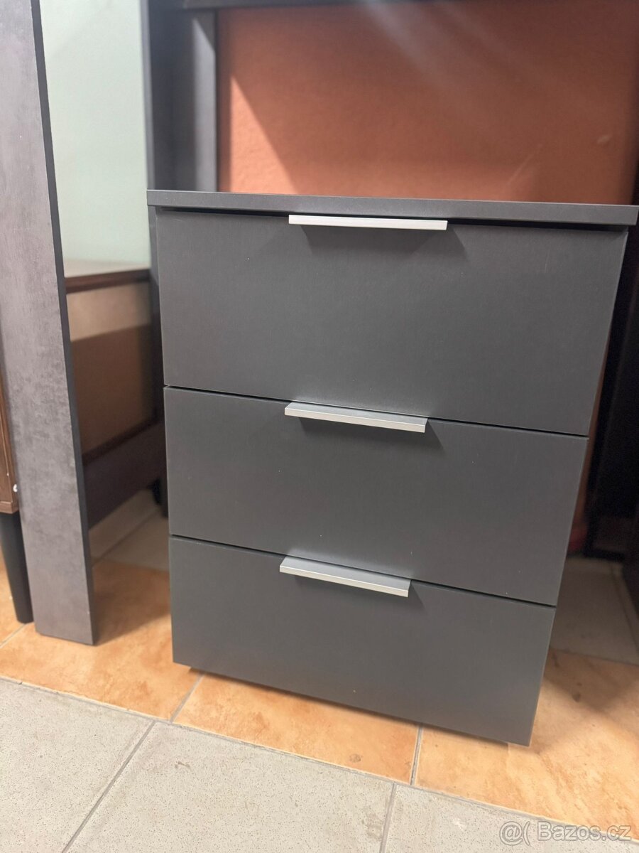 Různé druhy nábytku za bezkonkurenční cenu. - 4