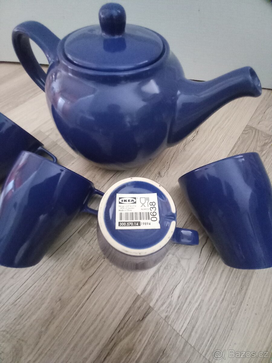 Prodám novou modrou konvici se 4 hrnky IKEA - 4