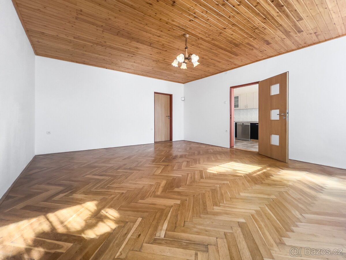 Pronájem prostorného bytu 2+1, 84 m2 - centru města - 4