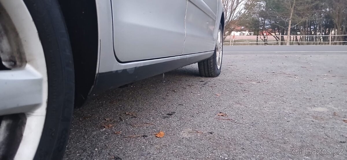 Volkswagen Polo 1.2htp 40kw nízký nájezd km - 4