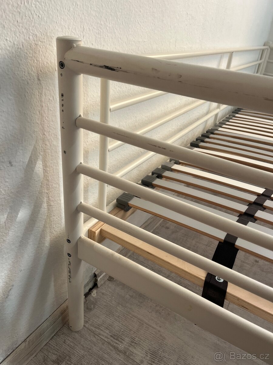 Ikea kovová postel s roštem - 4