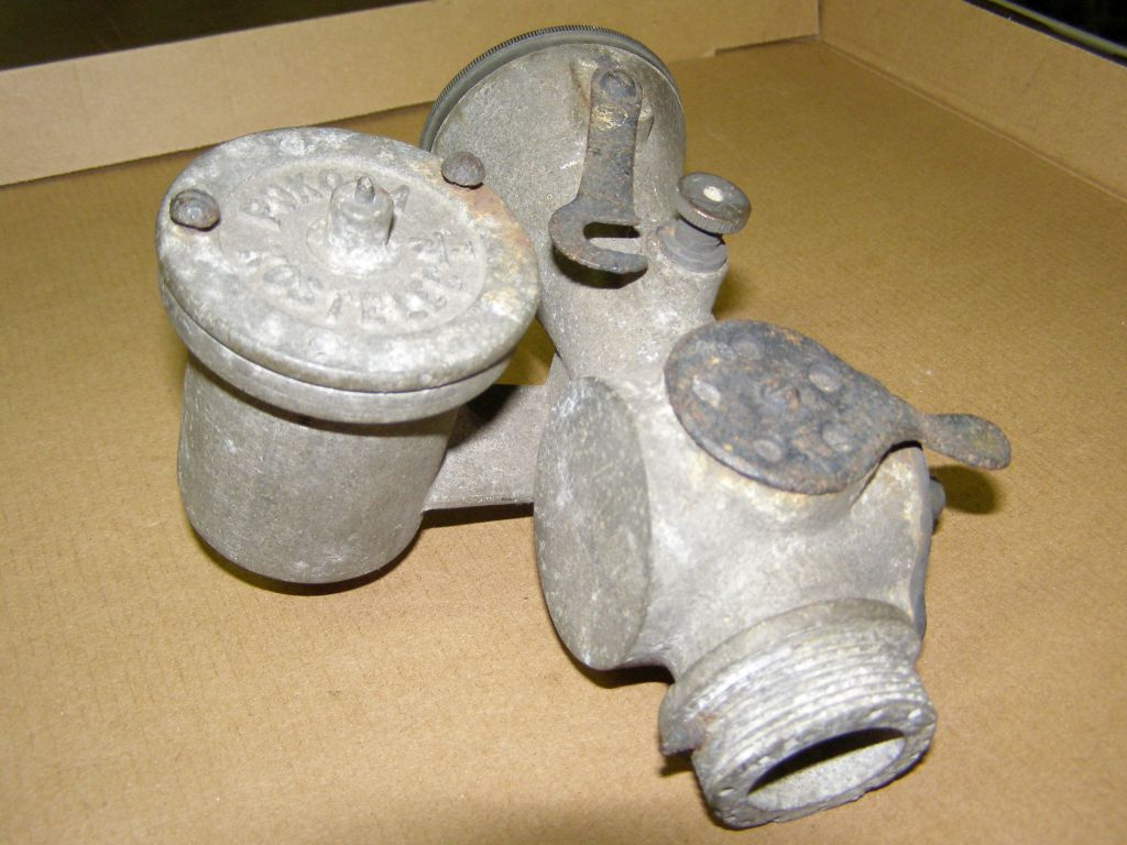 Prodám karburátor z motoru Pokora - 4