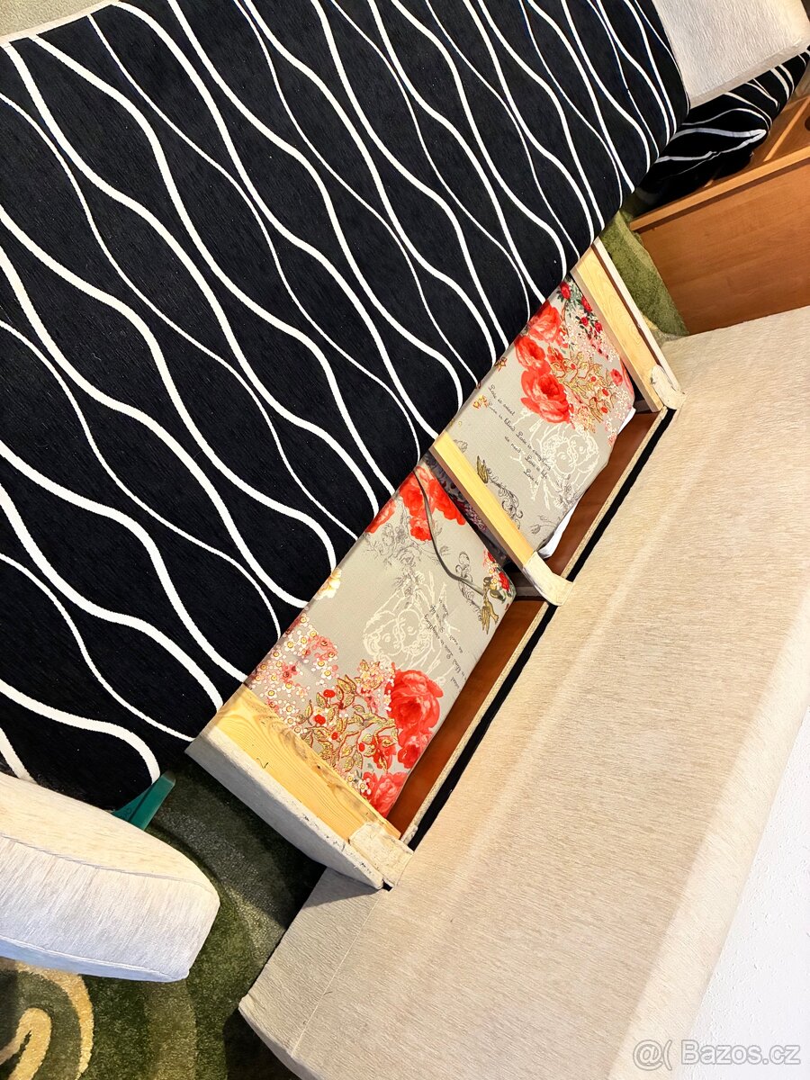 Rozkládací gauč na prodej - 4