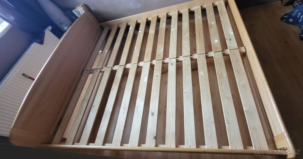 Dřevěná manželská postel - 4