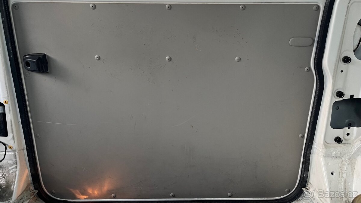 PLASTY, obložení - VW Multivan, Trasporter , Caravelle T5,T6 - 4