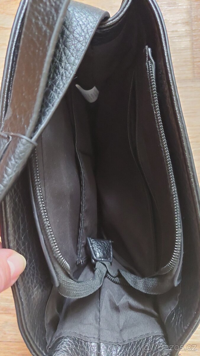 Nová černá kabelka - 4