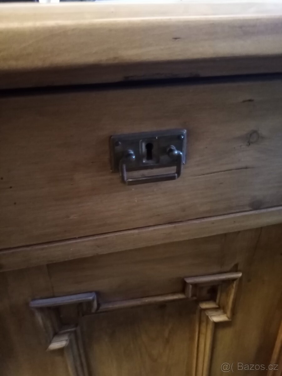 Starožitná selská skříňka - 4