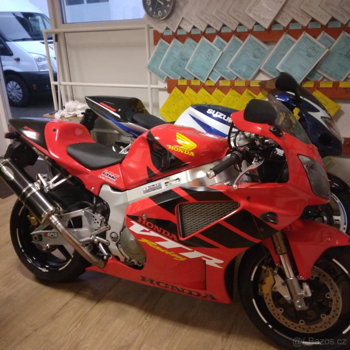 Prodám HONDU VTR 1000 SP1 - 4