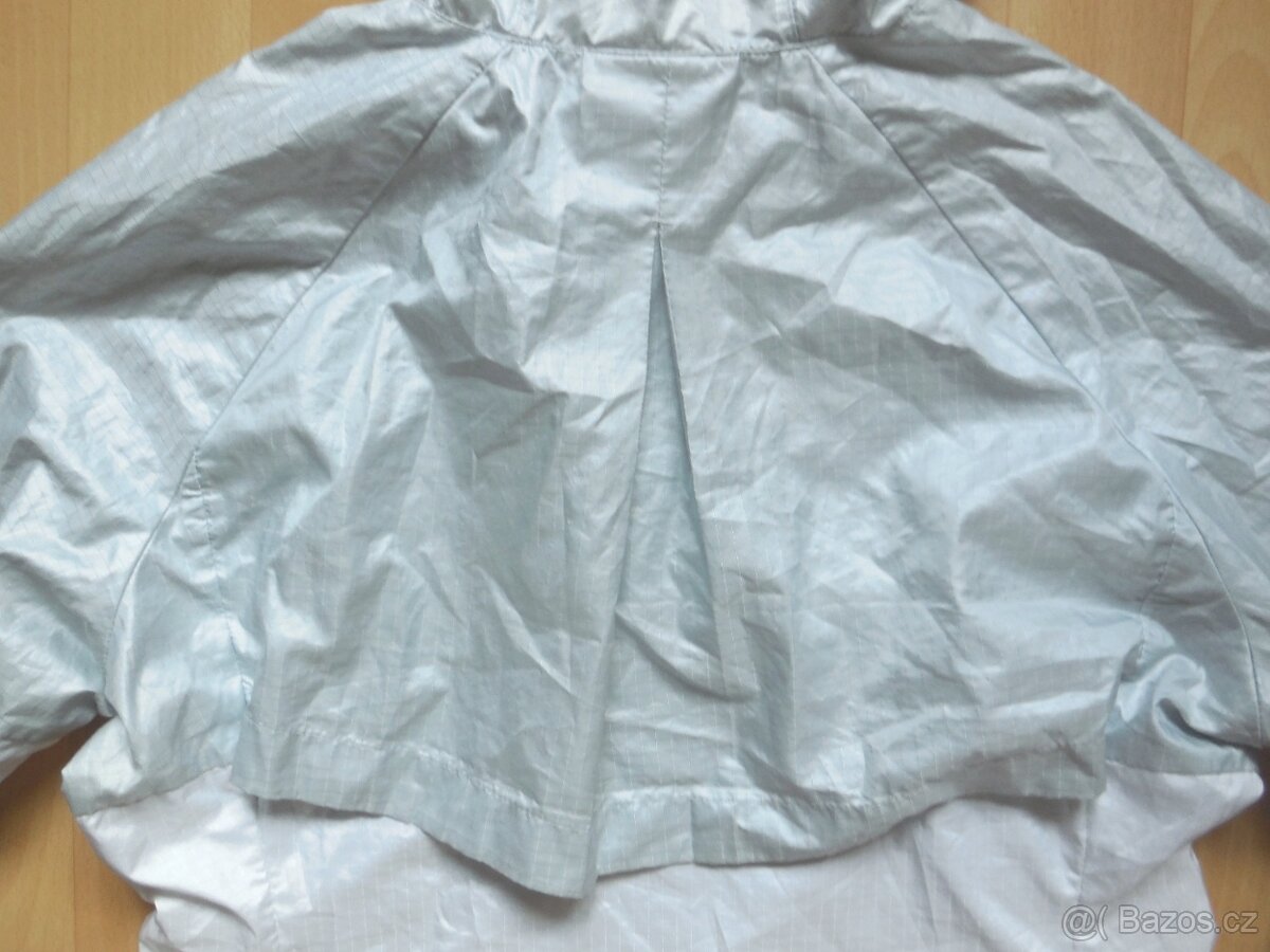 dámská Nike bilošedá bunda,slabá šustka podzim kapuce S/M - 4