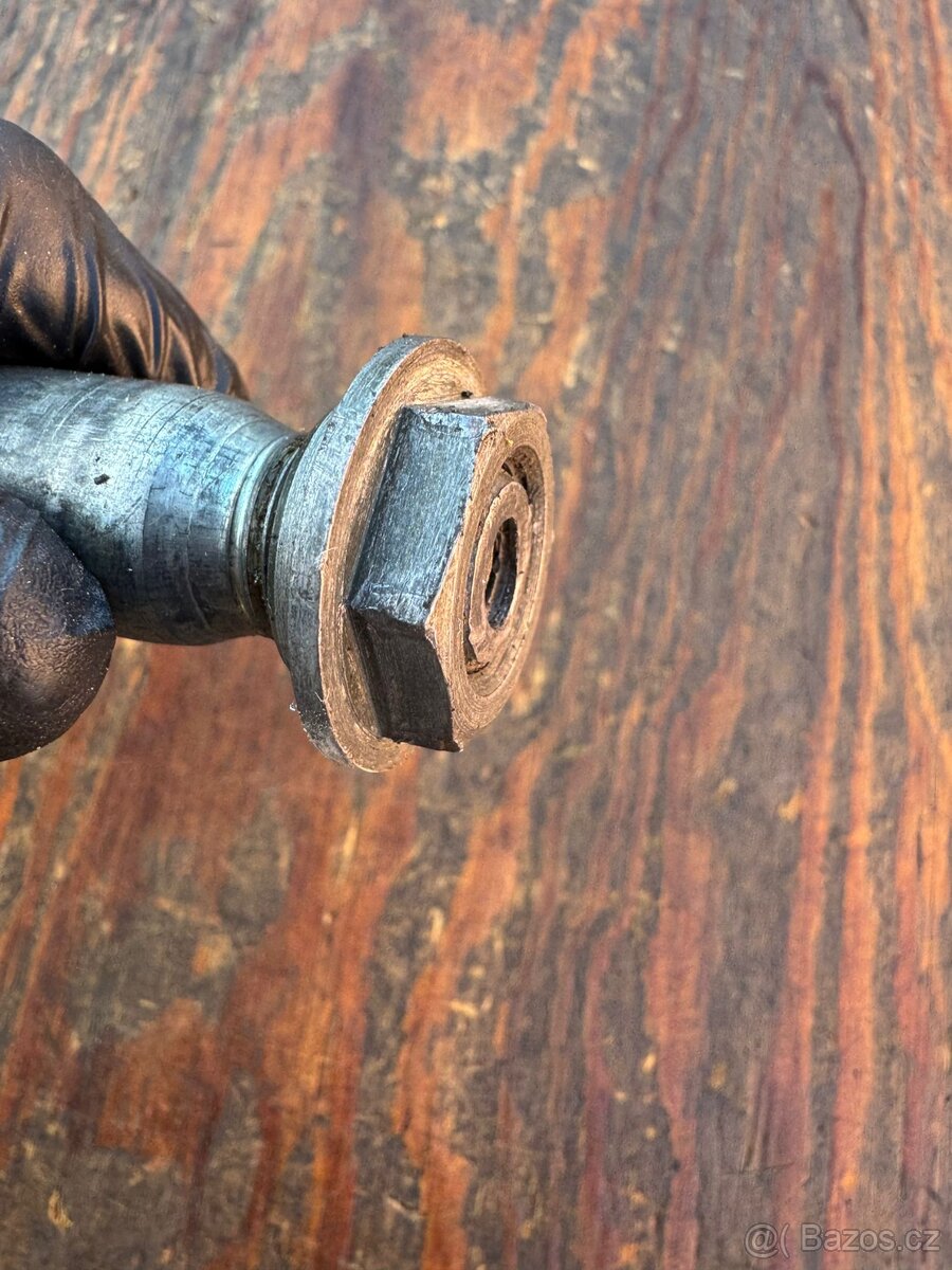 Čep osa předního kola přední vidlice zavěšení Yamaha YZF YZ - 4