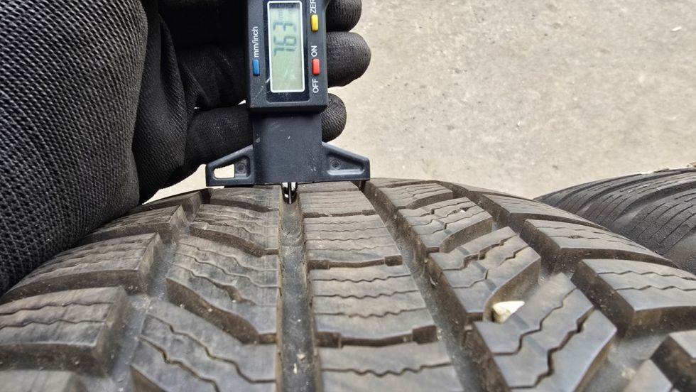 Zimní pneu 205/60/16 Continental - 4