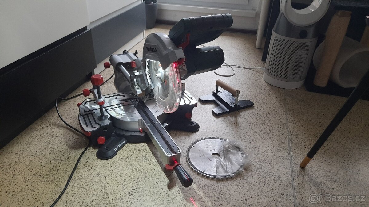 Pokosová pila Metabo KGS 216 M - 4