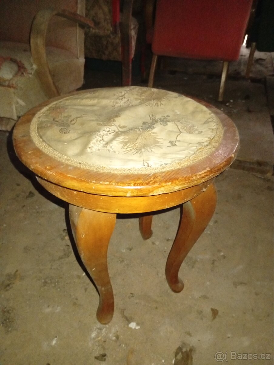 Křesla a židle - 4