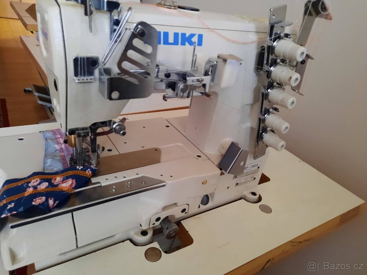 Průmyslový coverlock Juki MF-7523 u11-B56 - 4