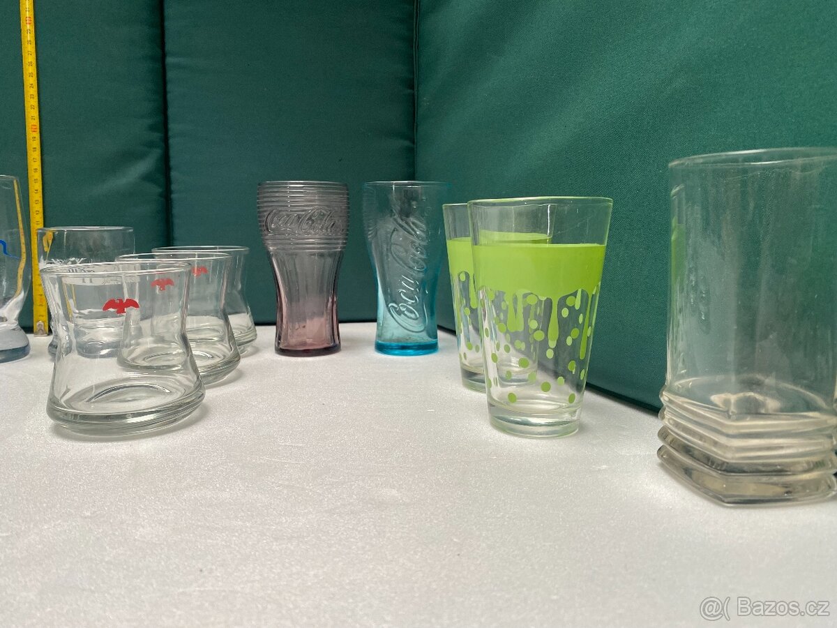 Sada sklenic na nealkoholické nápoje – 19 ks (mix tvarů a ve - 4