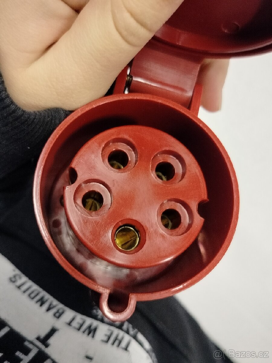 Zasuvka na kabel - 4