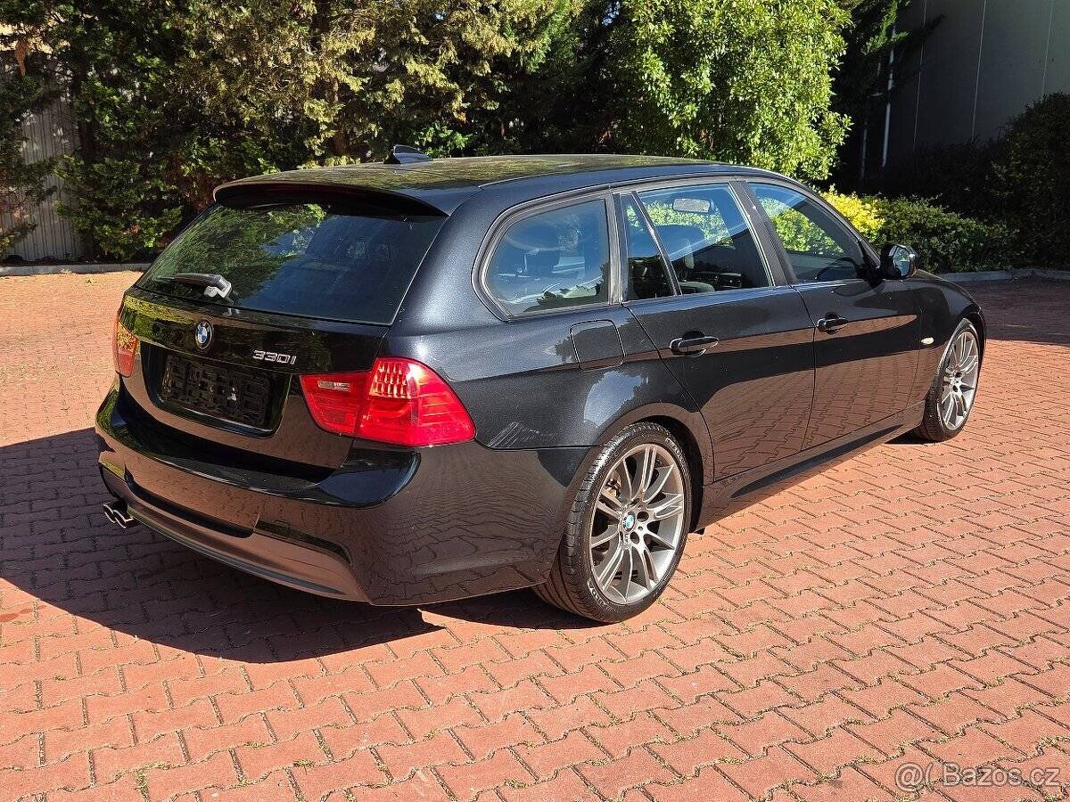 BMW 330i 200kw 6st. Manuál, M-paket,2011,panorama,navi - 4
