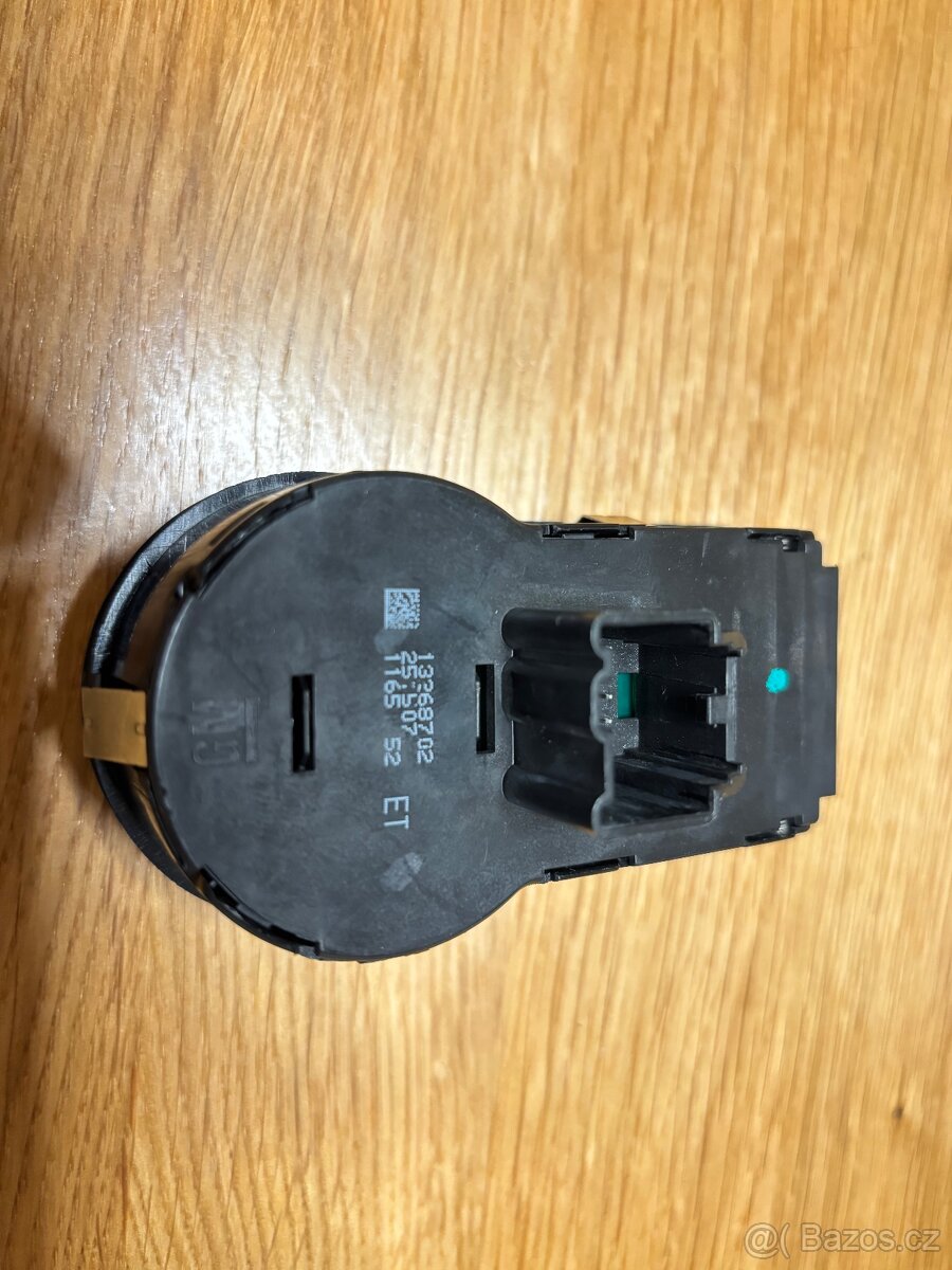 Opel Astra J přepínač světel - 4