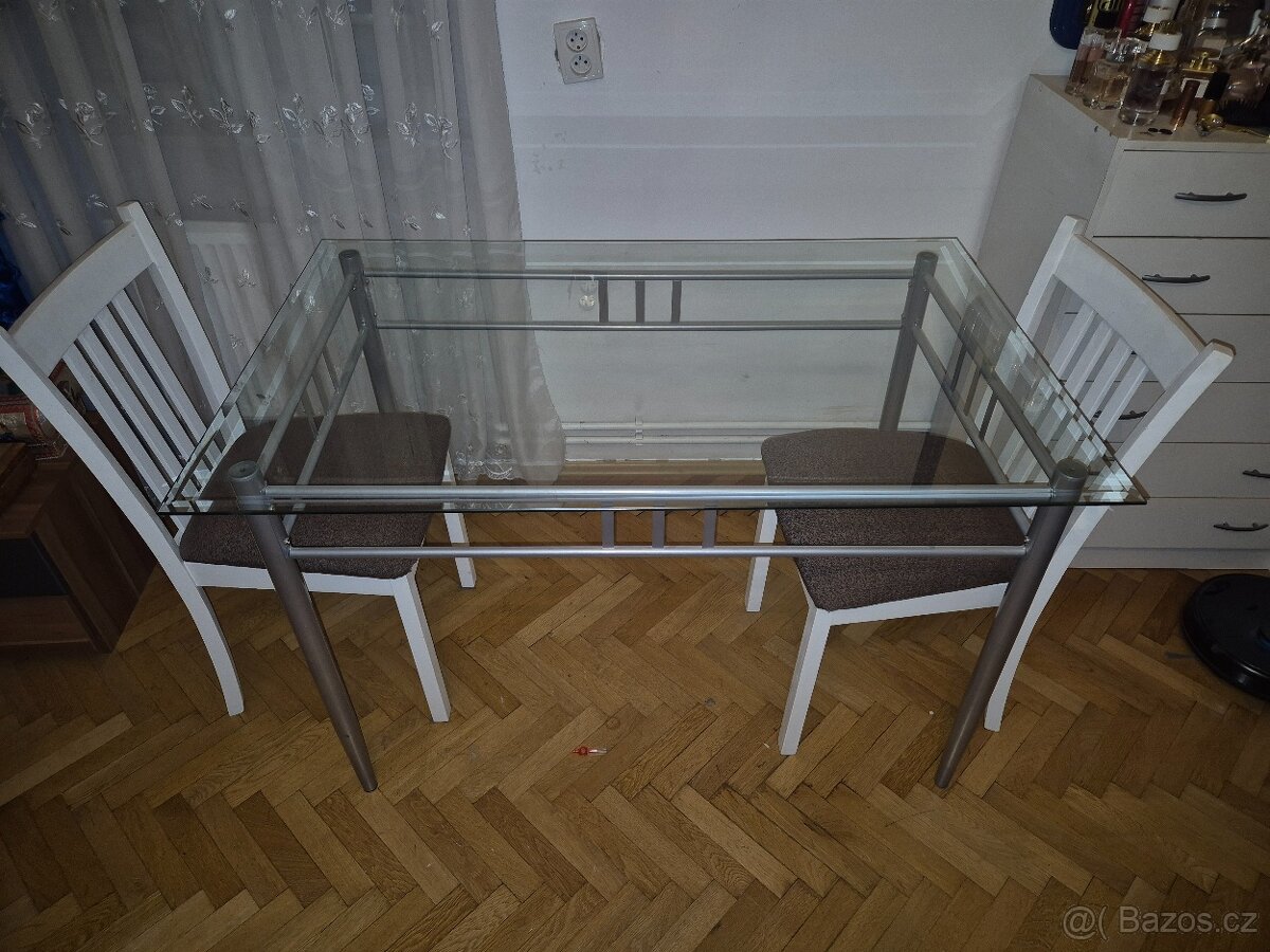 Jídelní stůl sklěněný jako nový - 4