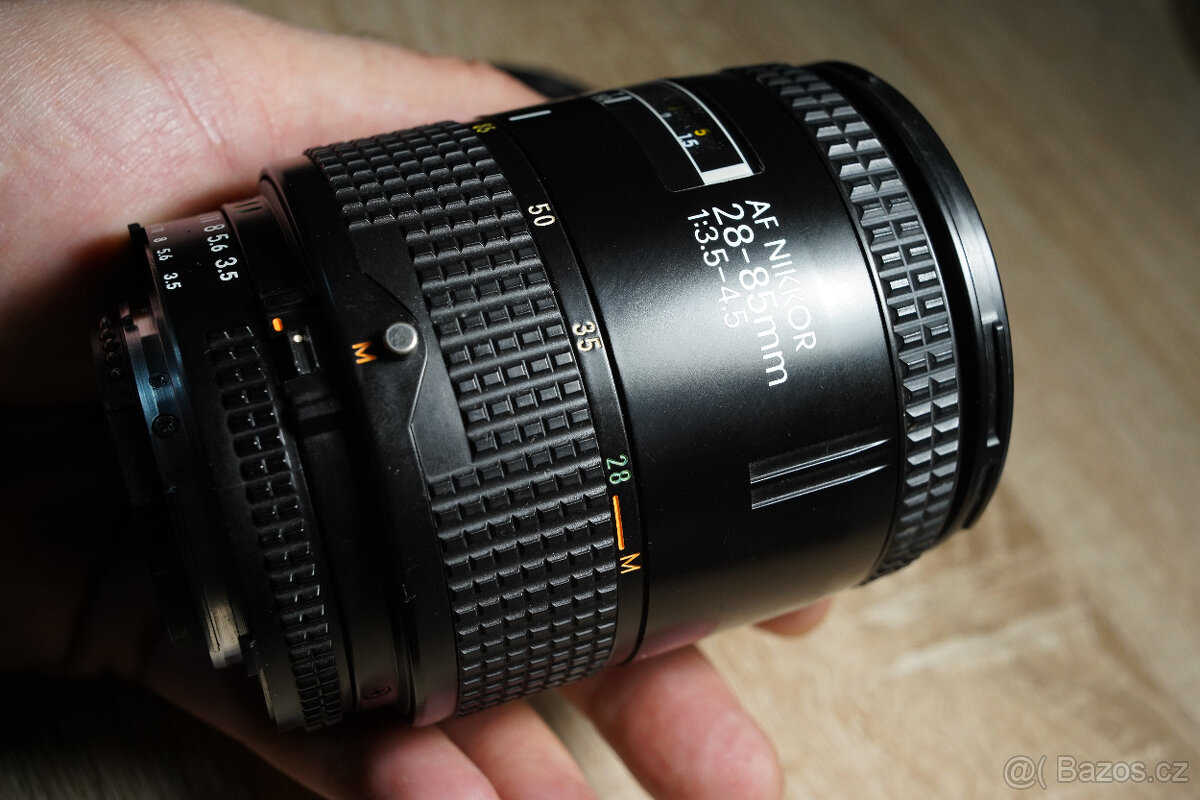 Nikon F50 + AF Nikkor 28–85mm f/3.5–4.5 + blesk National - 4